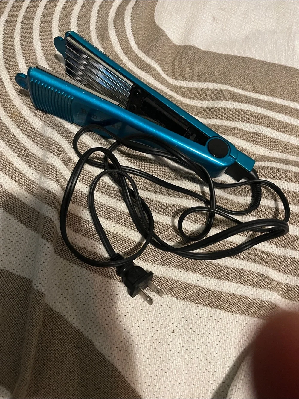 Bed Head Totally Bent Hair Crimper in Teal